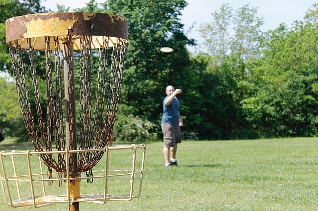 Frisbee - połączenie sportu i rekreacji